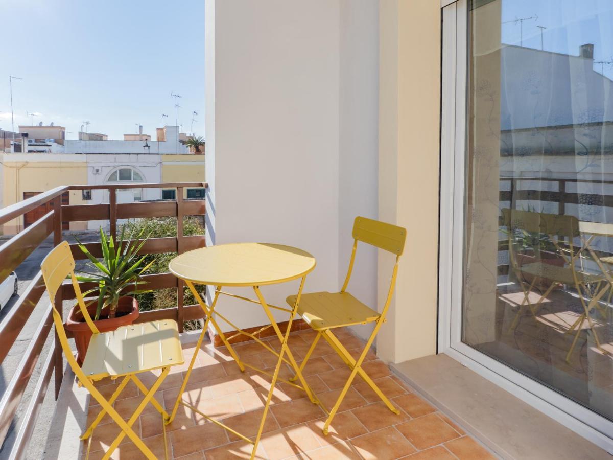 Salento 4 Stars - Blue & Yellow Squinzano Exteriör bild